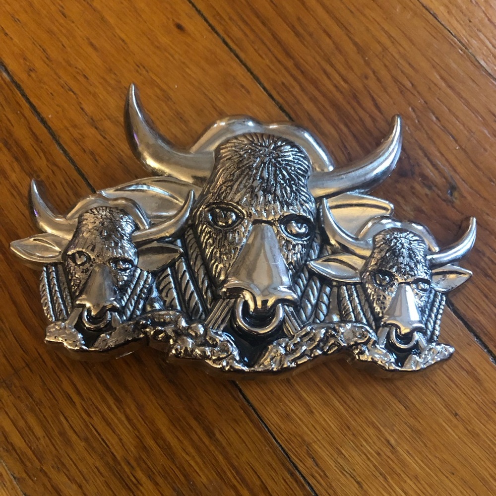 Silver Southern Belt Buckle with 3 Snorting Bulls